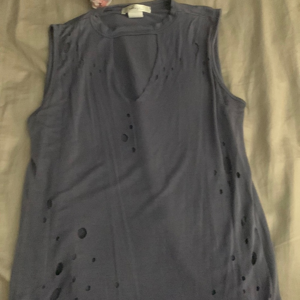 No sleeves shirt
